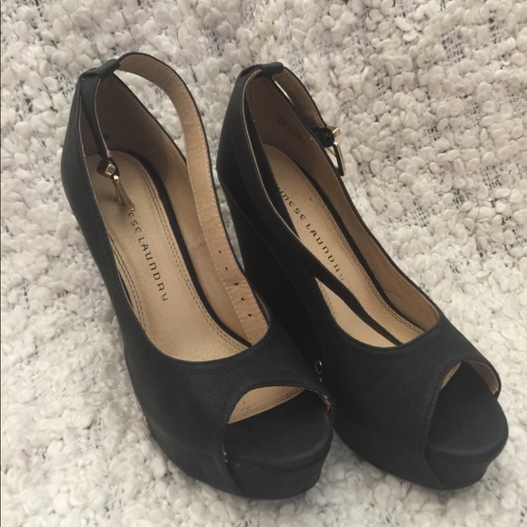 Black Chinese laundry wedges with ankle strap - Picture 2 of 3